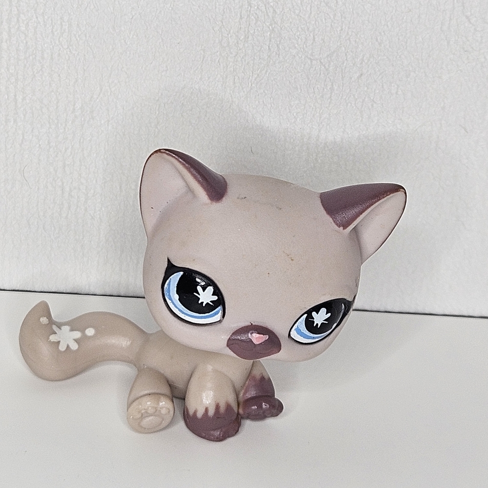 Littlest Pet Shop Authentic # 664 Cream Brown Short Hair Cat Teal Butterfly Eyes